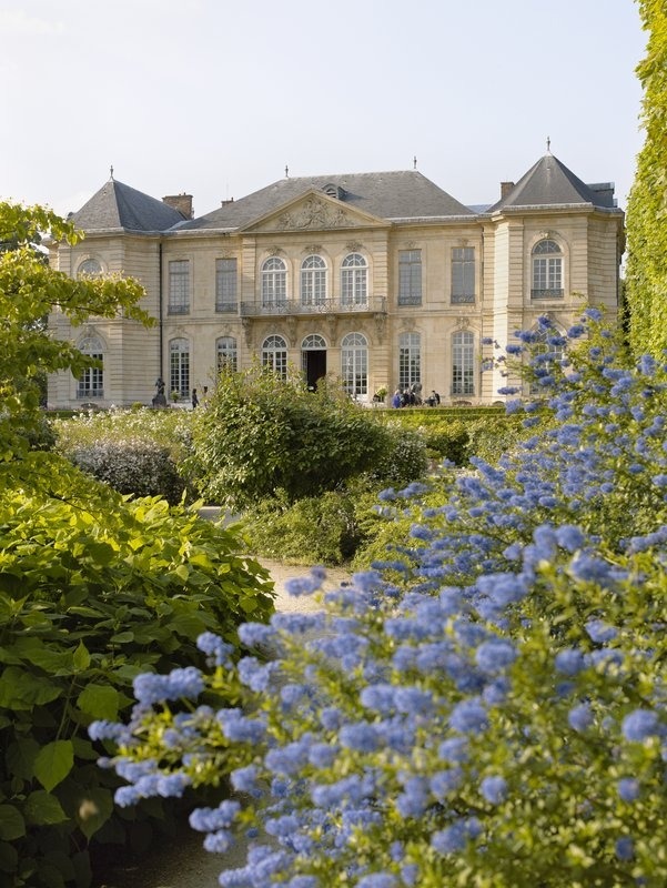 Dior Printemps/Été 2017 "La nuit enchanteresse" par Maria Grazia Chiru" 1 Le jardin du musée Rodin, Biron Hotel, France