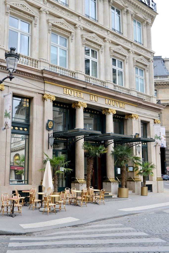 20 Hôtels de Charme à Paris : Guide des Adresses Incontournables. 4 Hôtel du Louvre