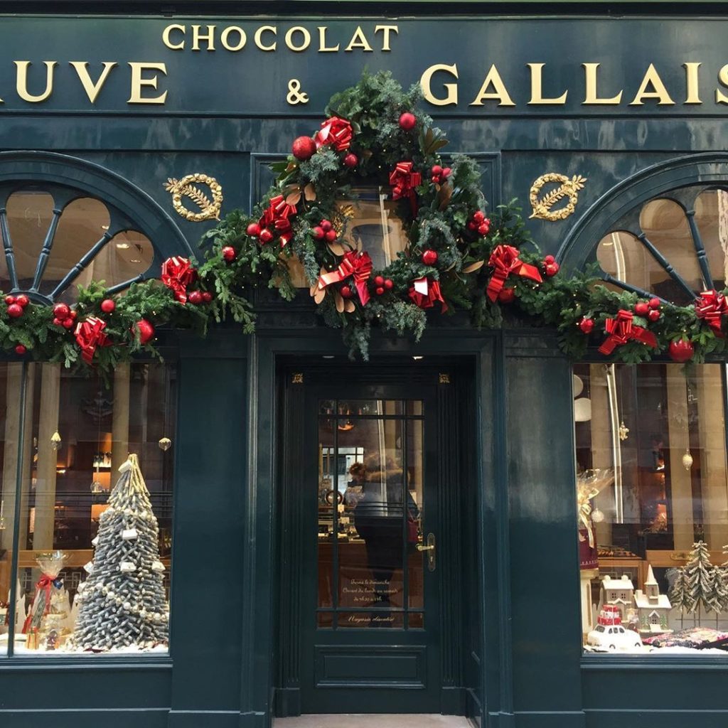 Délicatesse et Histoire : La Chocolaterie Debauve & Gallais en France 4 Debauve & Gallais vitrine