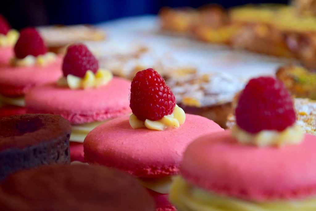 "Paris gourmand : l'itinéraire immersif et savoureux loin des clichés touristiques" 10 Atelier macaron