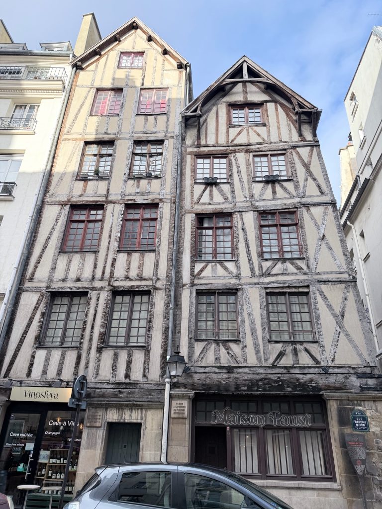 11 Rue François Miron, 75004 Paris, France par Eiliic