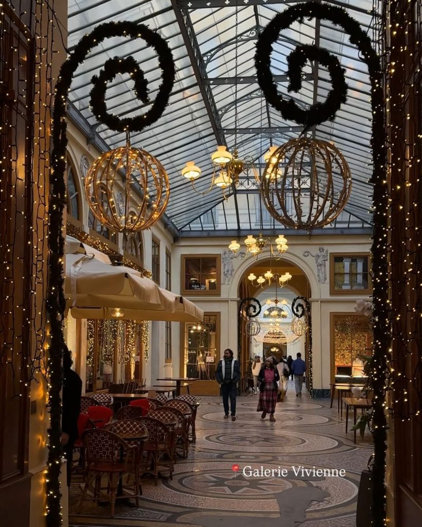 Paris: Galerie Vivienne  en décembre par Veronika Platonova